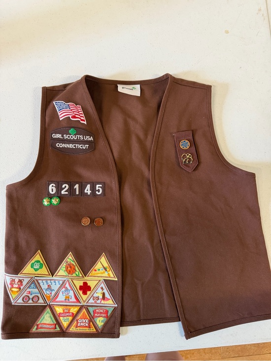 Girl Scouts Other - Girl Scouts USA Vest Brownies in Brown with Merit Badge Accents size large